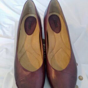 Earth Tamarack Merlot pumps